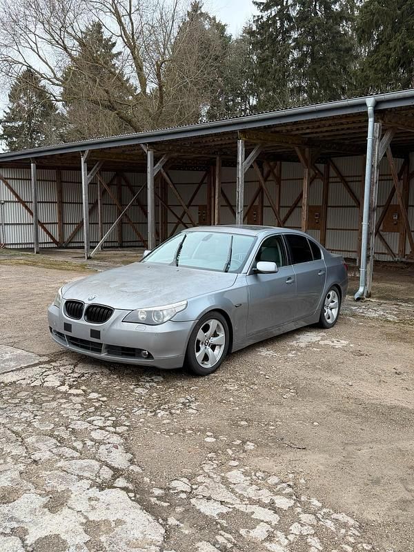 Gebraucht BMW 530 258 PS (189 kW) 2005 Silber Limousine