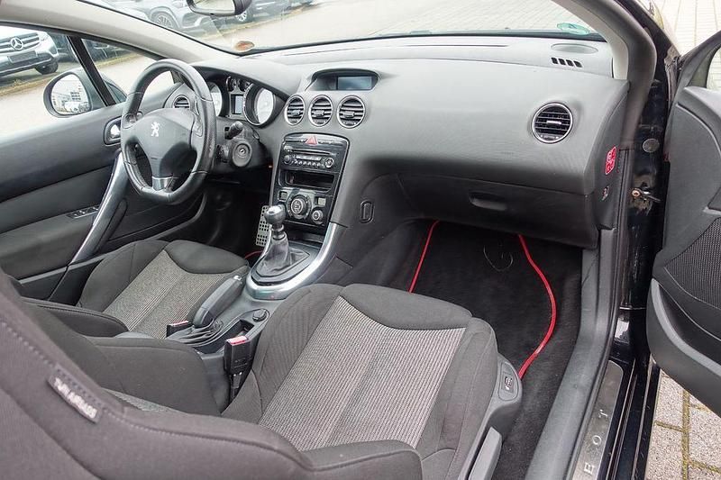 Gebraucht Peugeot 308 CC Active 163 PS (119 kW) 2012 Schwarz Cabrio