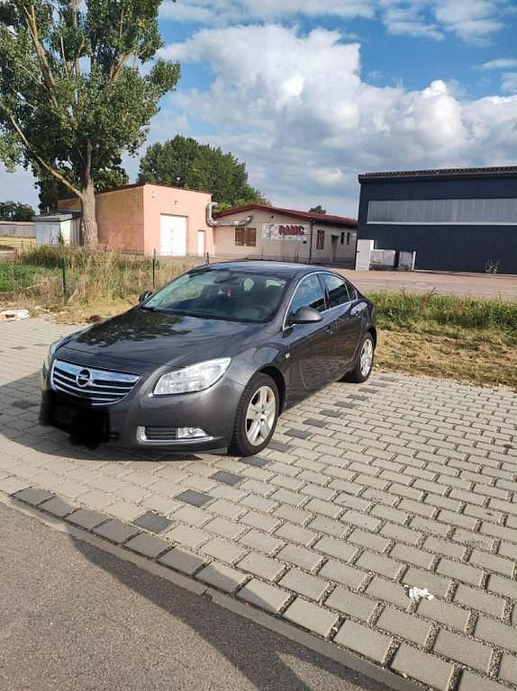 Gebraucht Opel Insignia Edition 140 PS (102 kW) 2009 Grau Limousine
