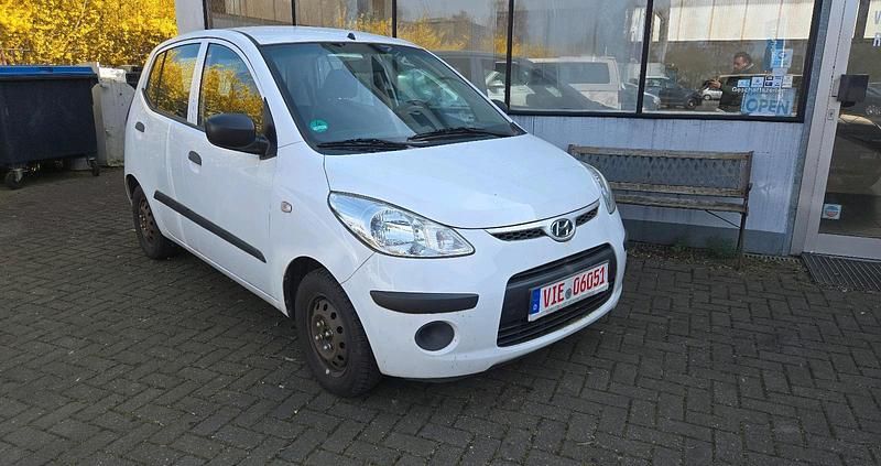 Gebraucht Hyundai i10 67 PS (49 kW) 2011 Weiß Kleinwagen