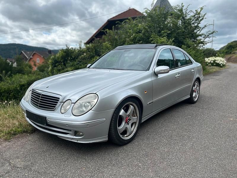 Silber Gebraucht 2005 Mercedes E280 Limousine | 2.200 € (Superpreis) - Bild 1/4