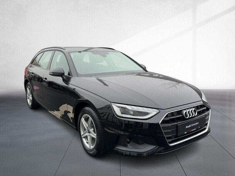 Gebraucht Audi A4 163 PS (119 kW) 2022 Schwarz Kombi