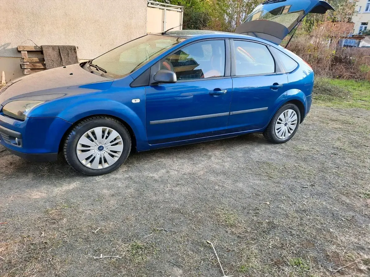 Używany Ford Focus 115 KM (84 kW) 2007 Niebieski Sedan/Limuzyna