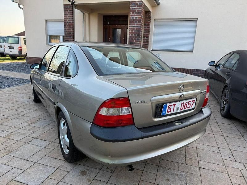 Gebraucht Opel Vectra 101 PS (74 kW) 1998 Grau Limousine