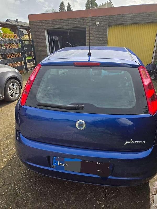 Gebraucht Fiat Punto 95 PS (69 kW) 2007 Blau Kleinwagen