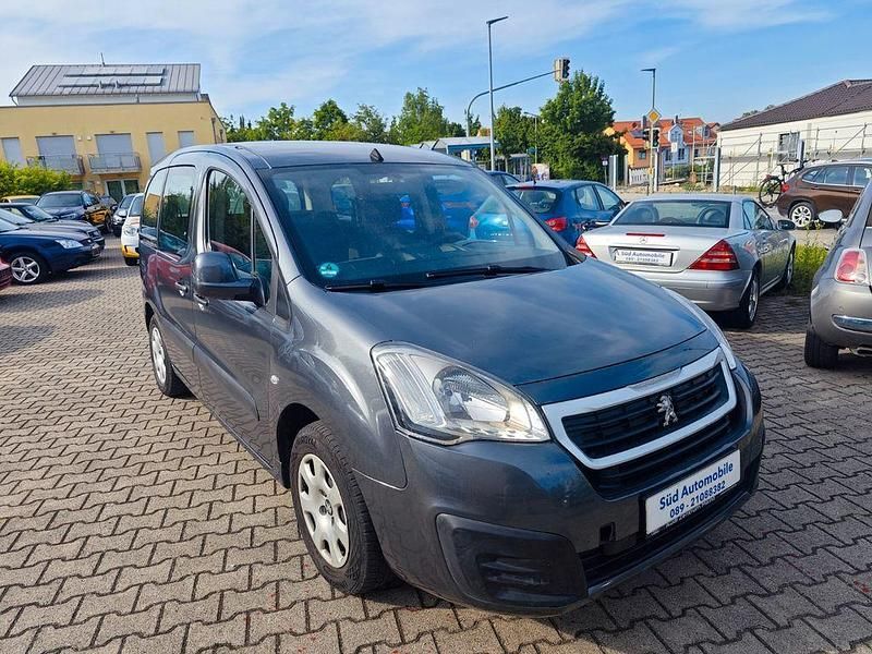 Gebraucht Peugeot TePee Active 99 PS (72 kW) 2016 Grau Van / Kleinbus