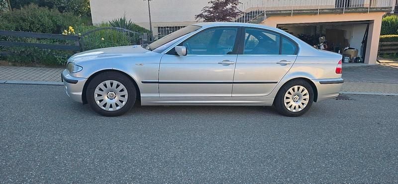 Używany BMW 320 170 KM (125 kW) 2005 Srebrny Sedan/Limuzyna