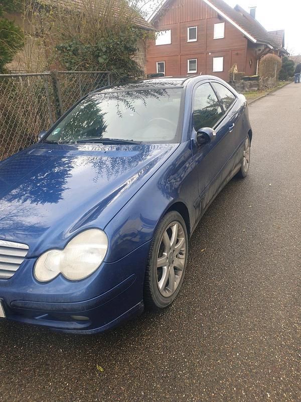Violet Gebraucht 2002 Mercedes 200 Coupé | 777 € - Bild 1/4