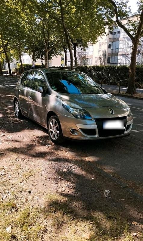 Gebraucht Renault Scénic III 110 PS (80 kW) 2010 Gold Van / Kleinbus
