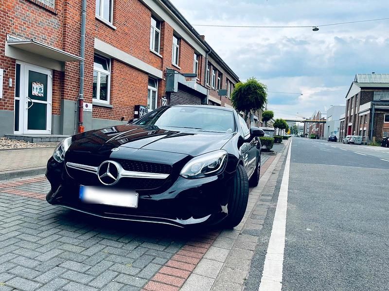 Gebraucht Mercedes SLC200 184 PS (135 kW) 2019 Schwarz Cabrio