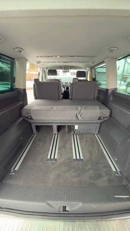 Gebraucht VW Multivan 129 PS (94 kW) 2008 Silber Van