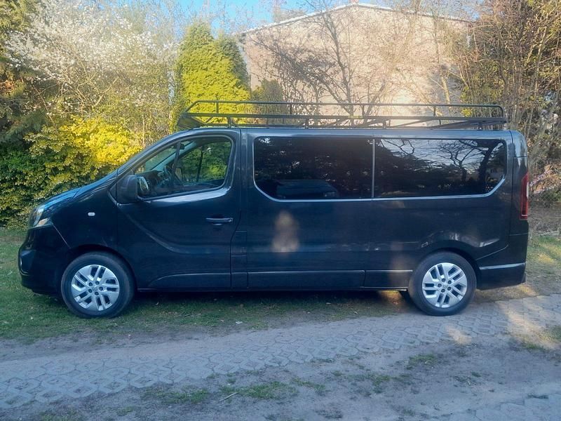 Gebraucht Opel Vivaro 145 PS (106 kW) 2017 Schwarz Van / Kleinbus