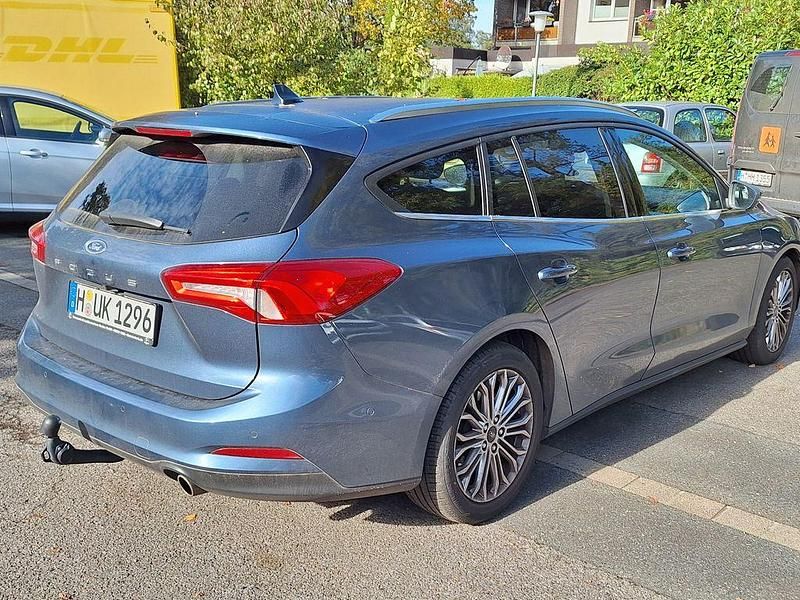 Gebraucht Ford Focus Titanium 150 PS (110 kW) 2019 Blau Limousine