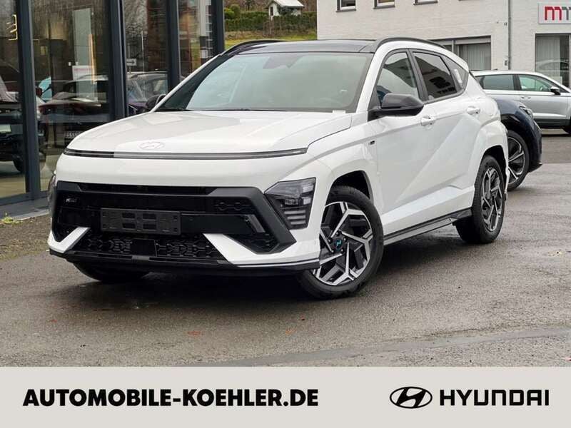 Serenity white / mic Gebraucht 2023 Hyundai Kona N Line SUV | 34.190 € (Fairer Preis) - Bild 1/4