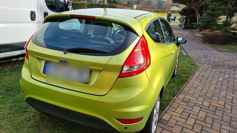 Grün Gebraucht 2009 Ford Fiesta Limousine | 3.500 € (Guter Preis) - Bild 1/4