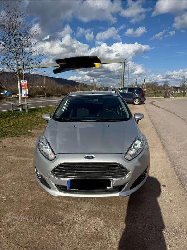 Gebraucht Ford Fiesta 101 PS (74 kW) 2015 Limousine