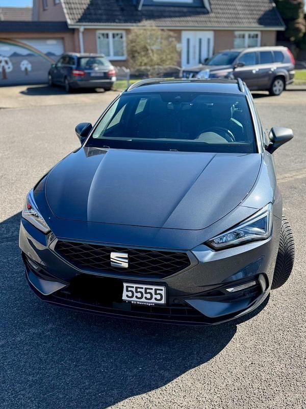 Grau Gebraucht 2021 Seat Leon FR Kombi | 21.500 € (Guter Preis) - Bild 1/4