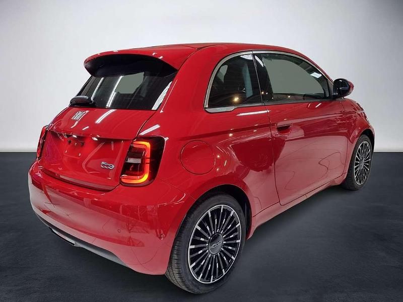 Neu Fiat 500e Icon 86 kW (118 PS) 2025 Passione rot Kleinwagen