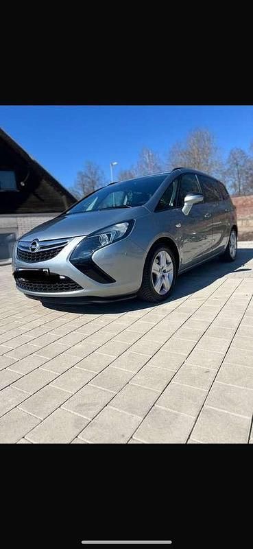 Grau Gebraucht 2012 Opel Zafira Family Van / Kleinbus | 9.450 € (Teuer) - Bild 1/4
