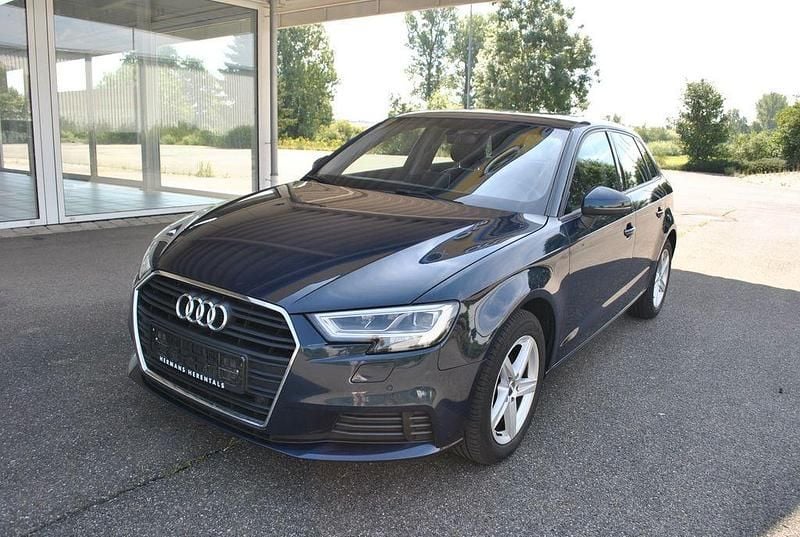 Blau Gebraucht 2020 Audi A3 Sport Limousine | 17.000 € (Superpreis) - Bild 1/4
