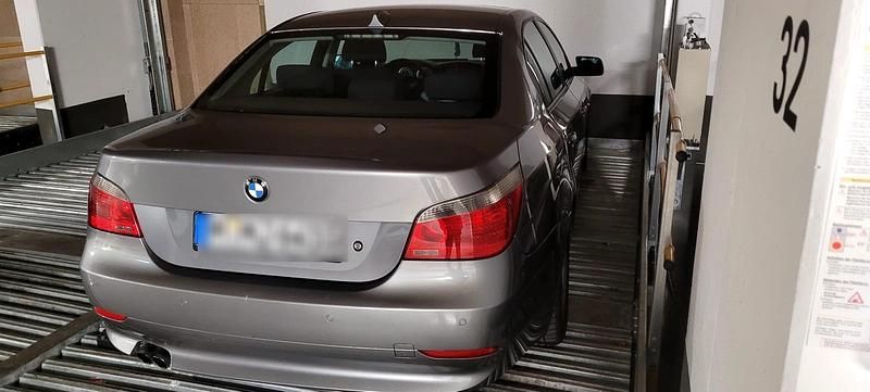 Gebraucht BMW 523 190 PS (139 kW) 2006 Grau Limousine