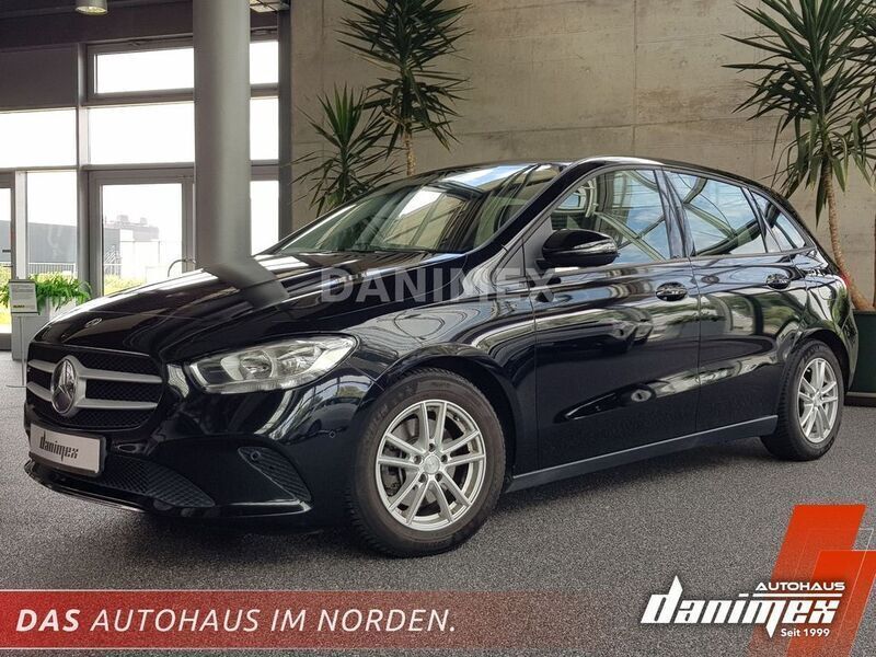 Schwarz Gebraucht 2019 Mercedes B200 Business Van / Kleinbus | 21.990 € (Fairer Preis) - Bild 1/4
