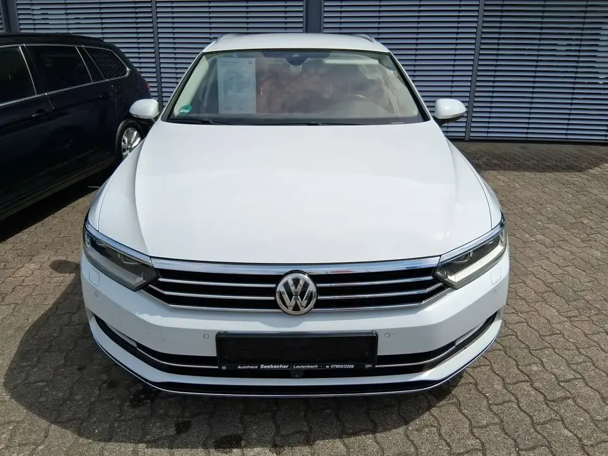 Gebraucht VW Passat Highline 239 PS (175 kW) 2015 Pure white Kombi