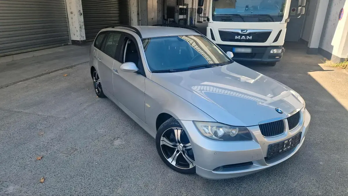 Gebraucht BMW 320 150 PS (110 kW) 2006 Silber Kombi