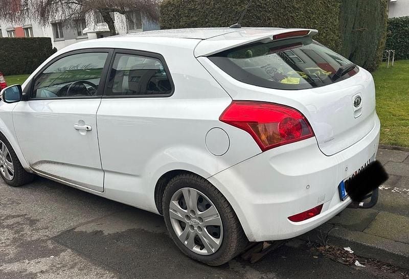 Gebraucht Kia ProCeed 128 PS (94 kW) 2010 Weiß Kleinwagen