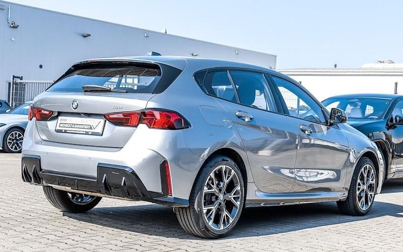 Gebraucht BMW 120 Shadowline 170 PS (125 kW) 2025 Grau Kleinwagen