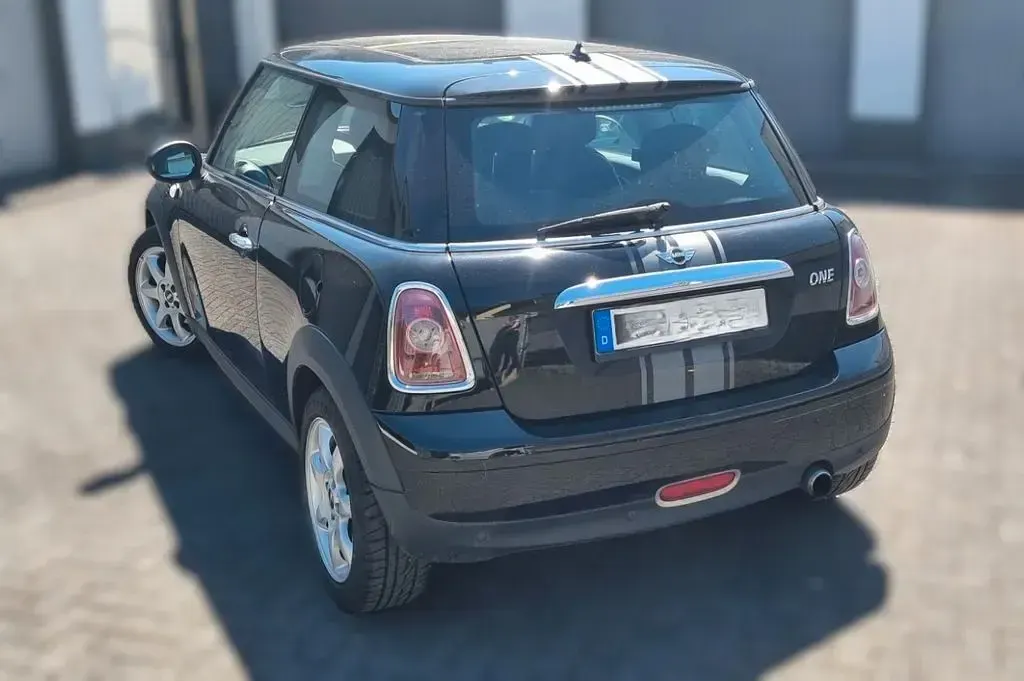 Gebraucht Mini ONE 95 PS (69 kW) 2010 Schwarz Kleinwagen