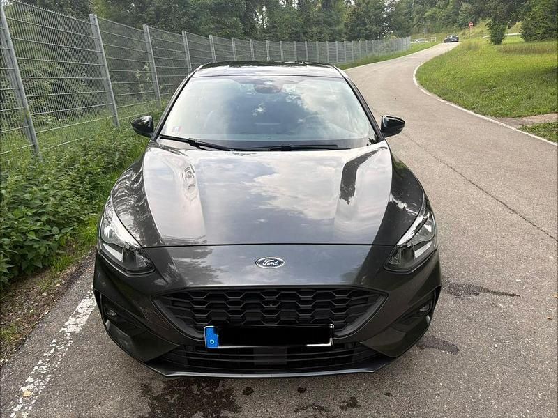 Gebraucht Ford Focus ST-Line 151 PS (111 kW) 2019 Grau Limousine
