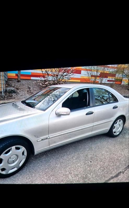 Gebraucht Mercedes C240 175 PS (128 kW) 2000 Silber Limousine