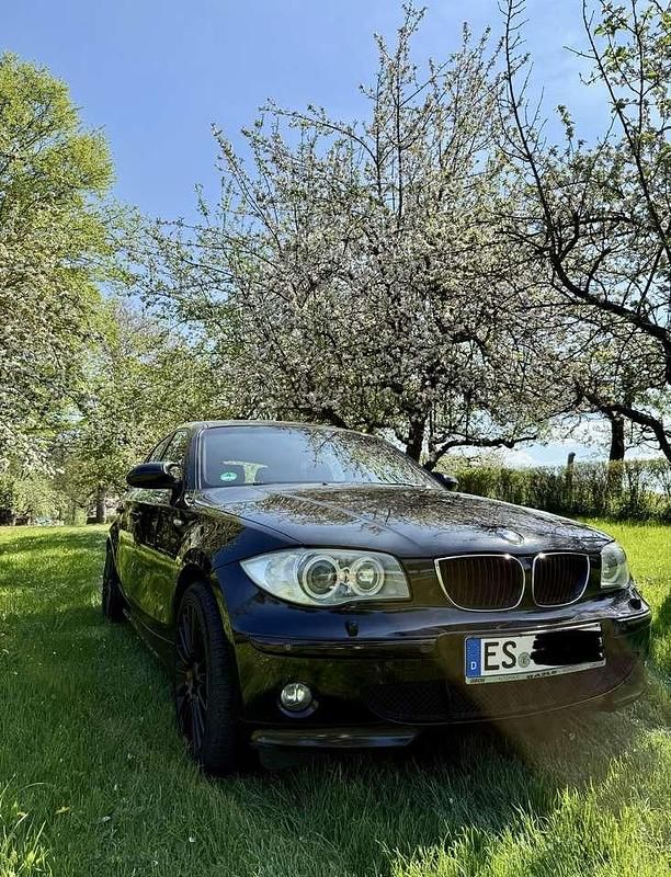 Gebraucht BMW 118 129 PS (94 kW) 2007 Schwarz Kleinwagen