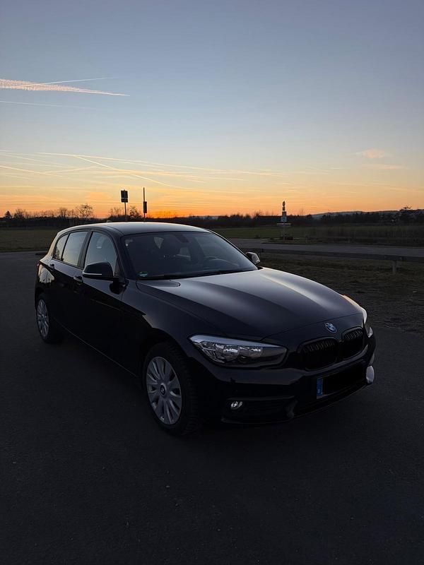 Gebraucht BMW 116 Advantage 109 PS (80 kW) 2017 Schwarz Kleinwagen