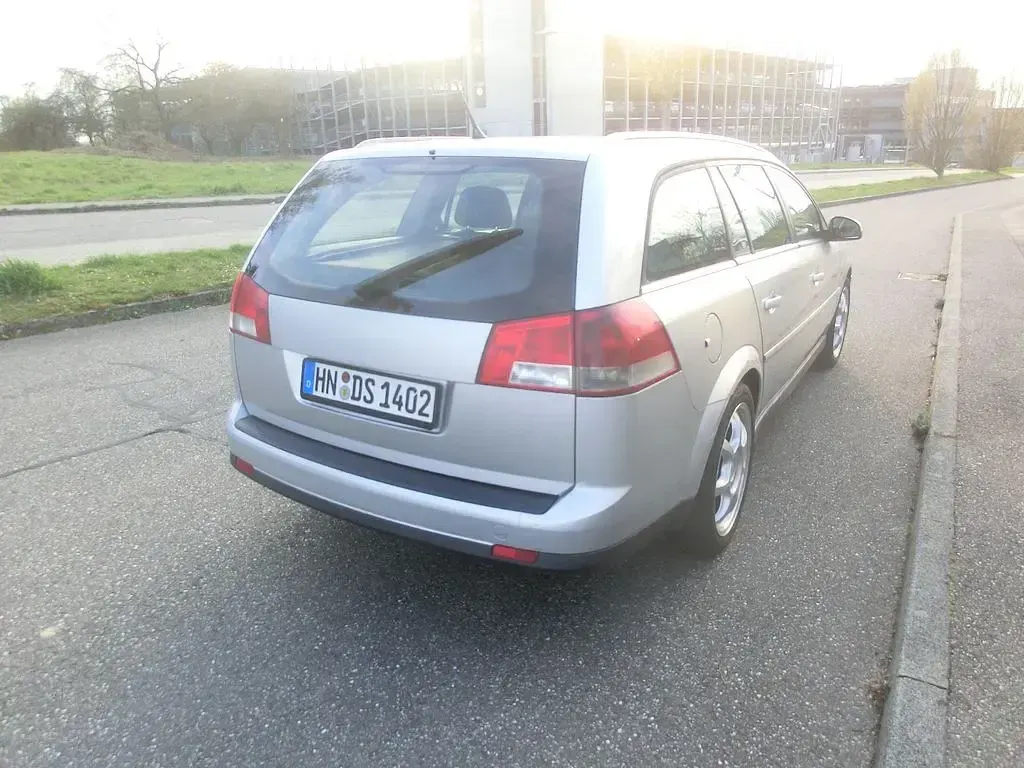 Usata Opel Vectra Edition 140 CV (102 kW) 2006 Argento Berlina