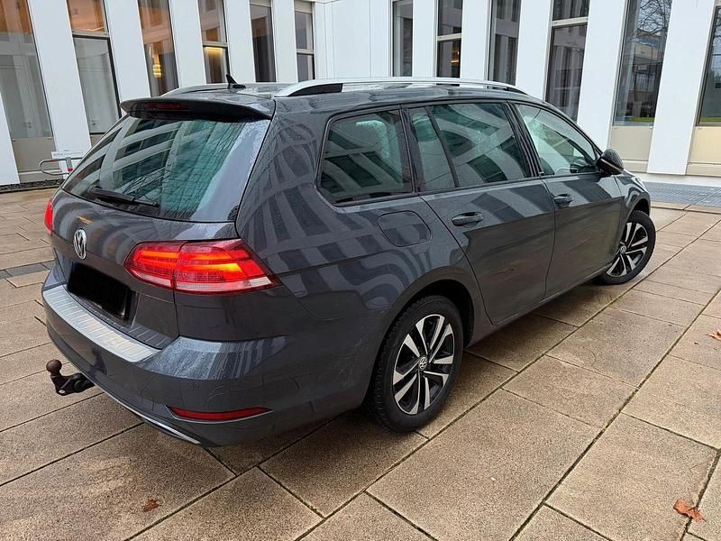 Gebraucht VW Golf VII 116 PS (85 kW) 2018 Grau Kombi