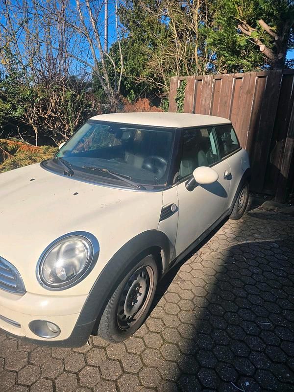 Gebraucht Mini Cooper 75 PS (55 kW) 2010 Weiß Kleinwagen