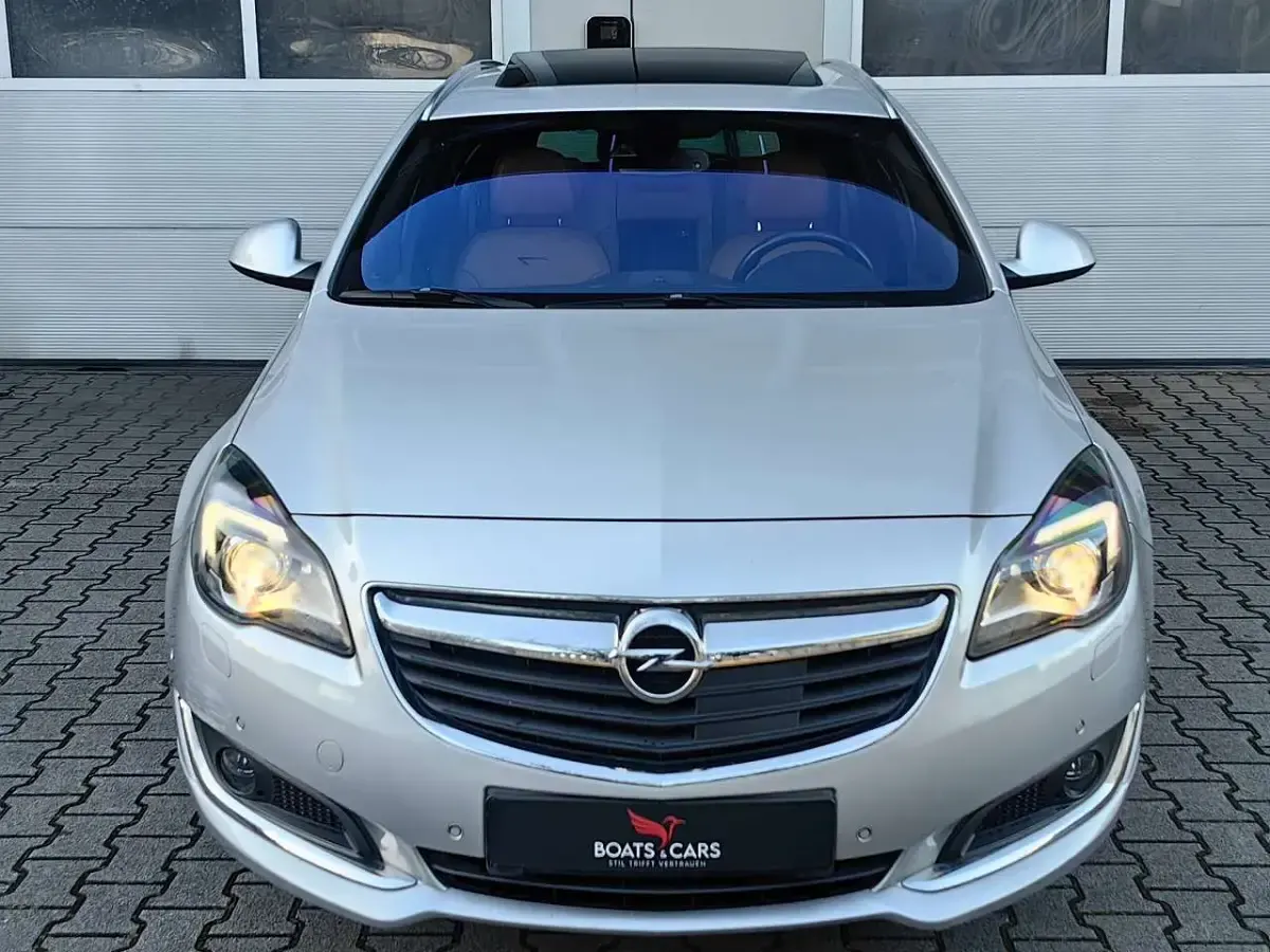Gebraucht Opel Insignia Business Innovation 250 PS (183 kW) 2014 Argon silber/ice silver (m2) Kombi