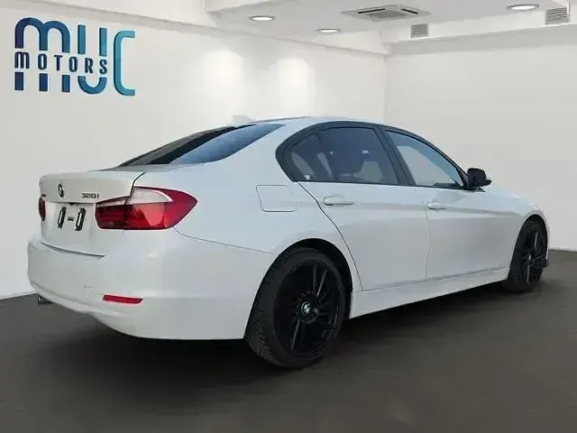 Używany BMW 320 184 KM (135 kW) 2014 Biały Sedan/Limuzyna