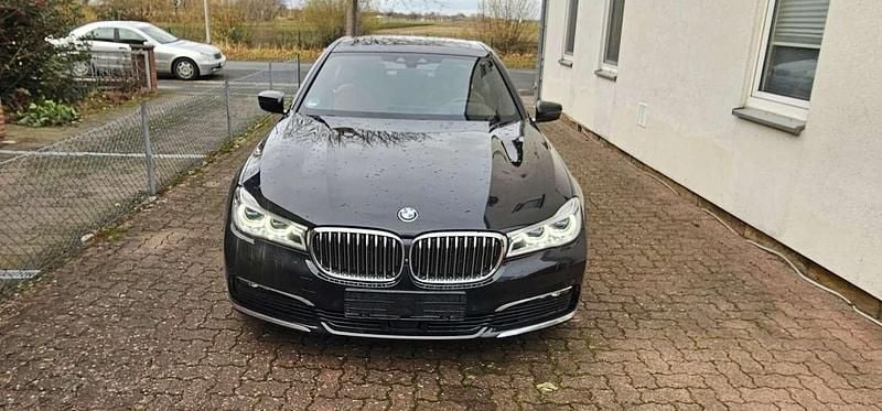 Gebraucht BMW 730L 265 PS (194 kW) 2019 Schwarz Limousine