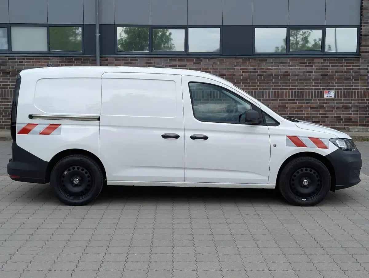 Gebraucht VW Caddy Maxi 122 PS (89 kW) 2022 Weiß Van / Kleinbus