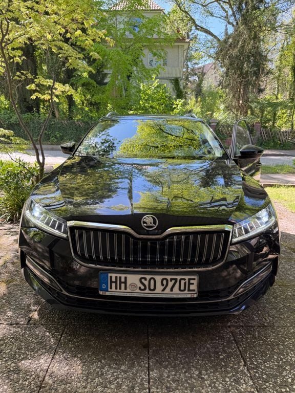 Schwarz Gebraucht 2020 Skoda Superb LAURIN & KLEMENT Kombi | 18.999 € (Superpreis) - Bild 1/4