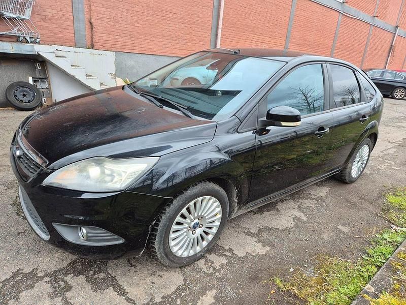 Usado Ford Focus Ghia 109 CV (80 kW) 2008 Negro Berlina
