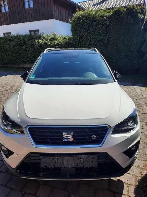 Weiß Gebraucht 2020 Seat Arona FR SUV | 16.900 € (Guter Preis) - Bild 1/4