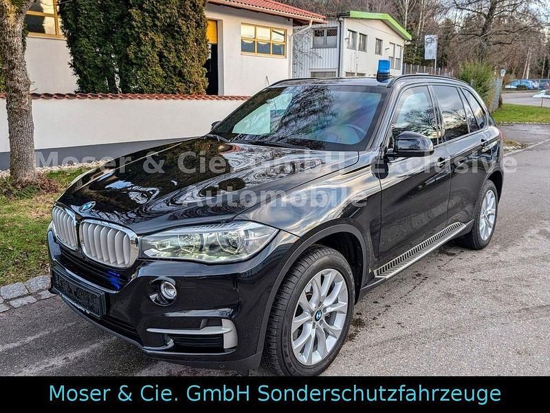 Black sapphire metallic Gebraucht 2019 BMW X5 SUV | 129.900 € - Bild 1/4