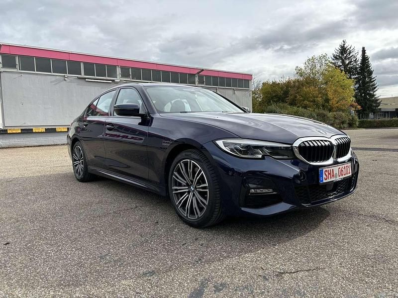 Gebraucht BMW 330e M Sport 184 PS (135 kW) 2019 Blau Limousine