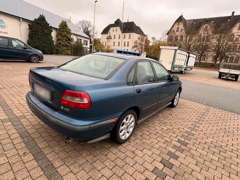 Blau Gebraucht 1997 Volvo S40 Limousine | 1.500 € - Bild 1/4