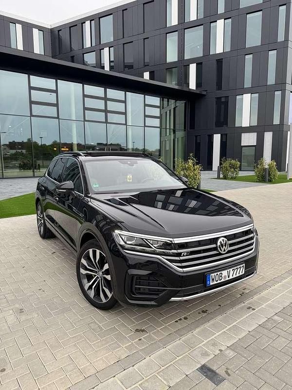 Schwarz Gebraucht 2018 VW Touareg R-line SUV | 38.999 € (Etwas zu teuer) - Bild 1/4