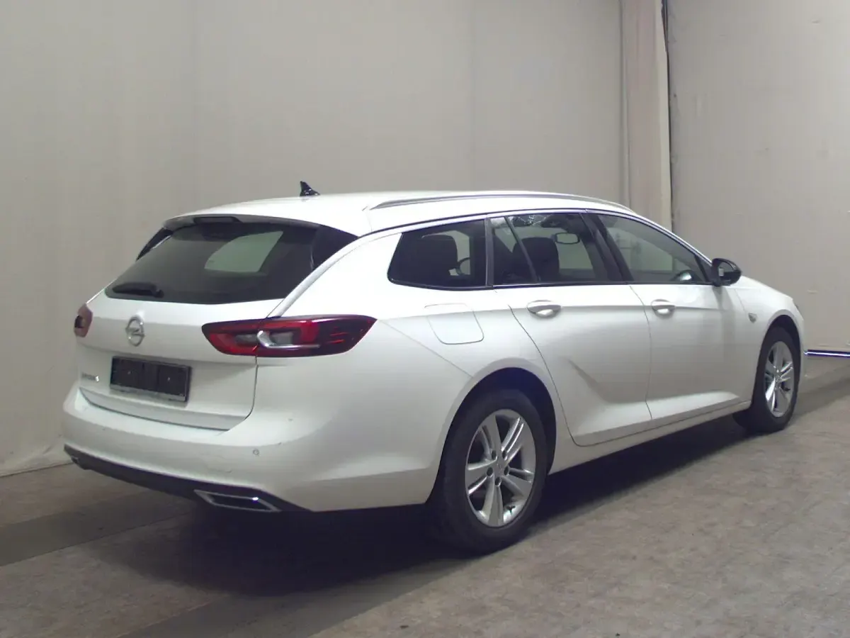 Gebraucht Opel Insignia Elegance 174 PS (127 kW) 2022 Weiß Kombi